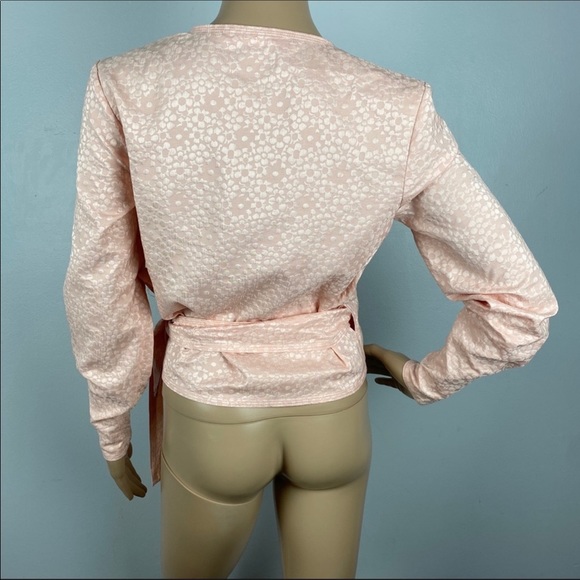 NEW SAMSØE SAMSØE PINK FLORAL JACQUARD WRAP TOP - Picture 7 of 8